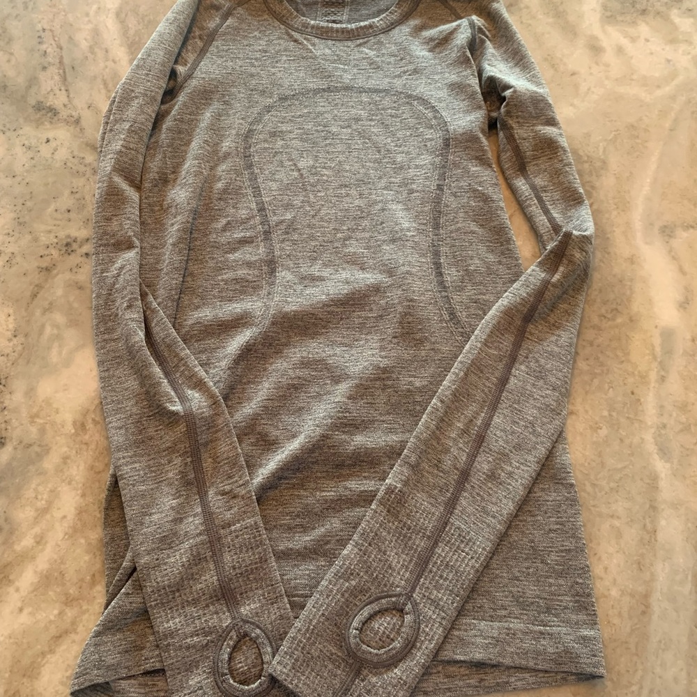 Sold !!!! Lululemon Swiftly Tech
Long Sleeve Crew Sparkle
Size 4